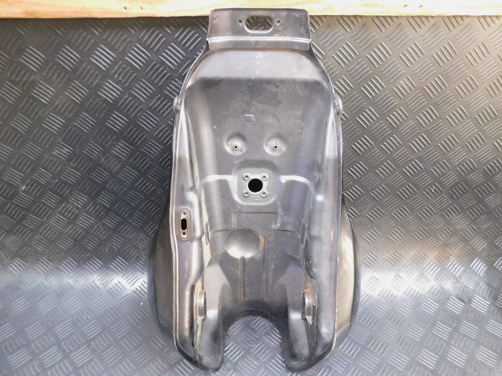 Бак топливный Yamaha XJR1300 RP03J 2005