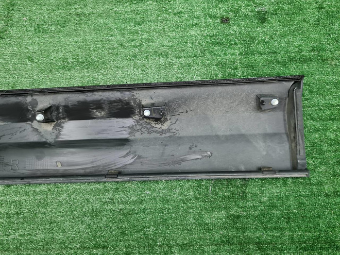 Накладка двери передняя правая Skoda Karoq (17-нв)