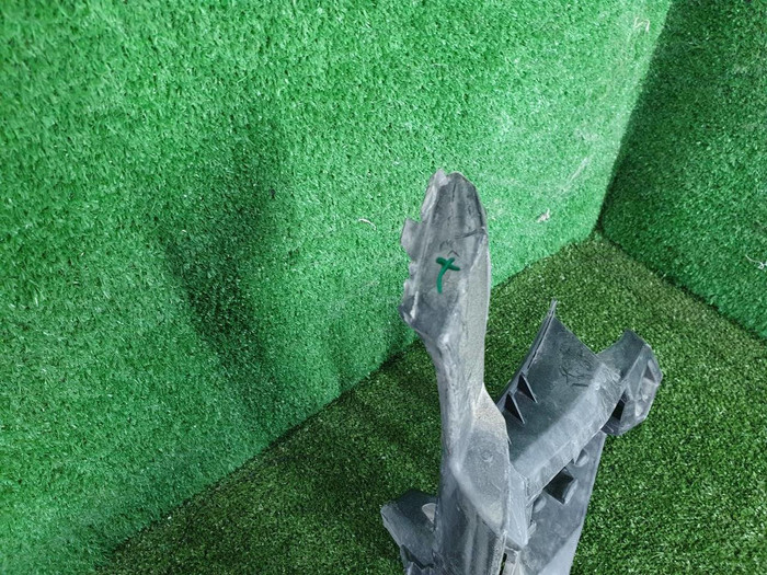 Кронштейн переднего бампера Mercedes GLC X253 (2015-2019) AMG