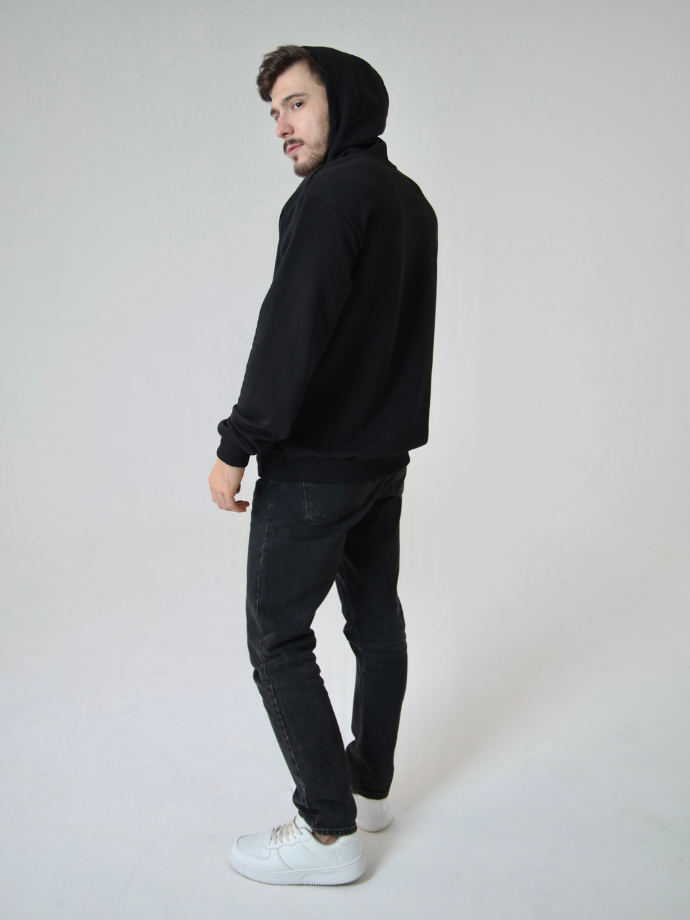 Худи черное Город Горький мужское с нашивкой красный олень