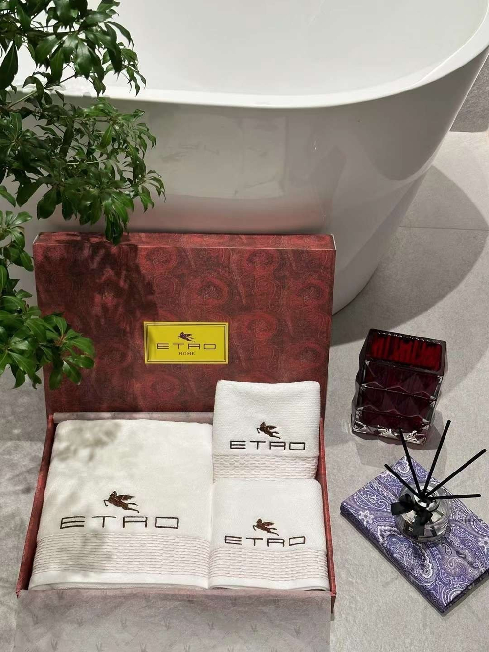 Набор из трех полотенец ETRO