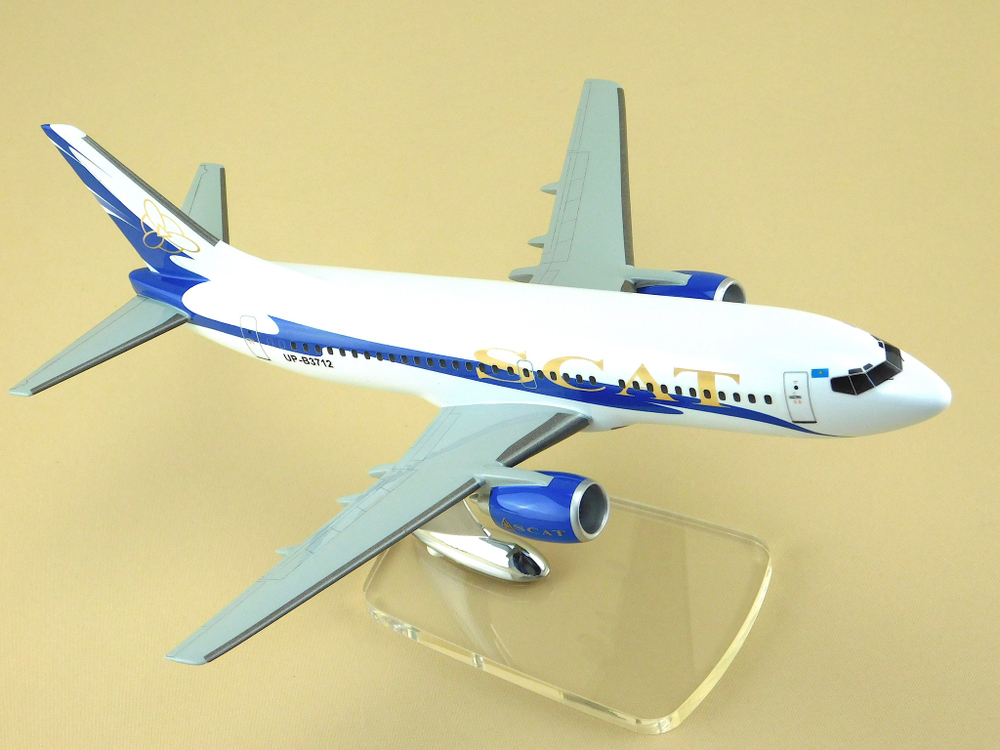 Модель самолета Boeing 737-300 (M1:100, SKAT)