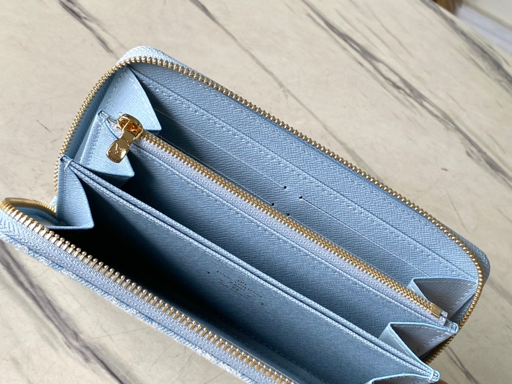 Louis Vuitton Zippy Wallet
