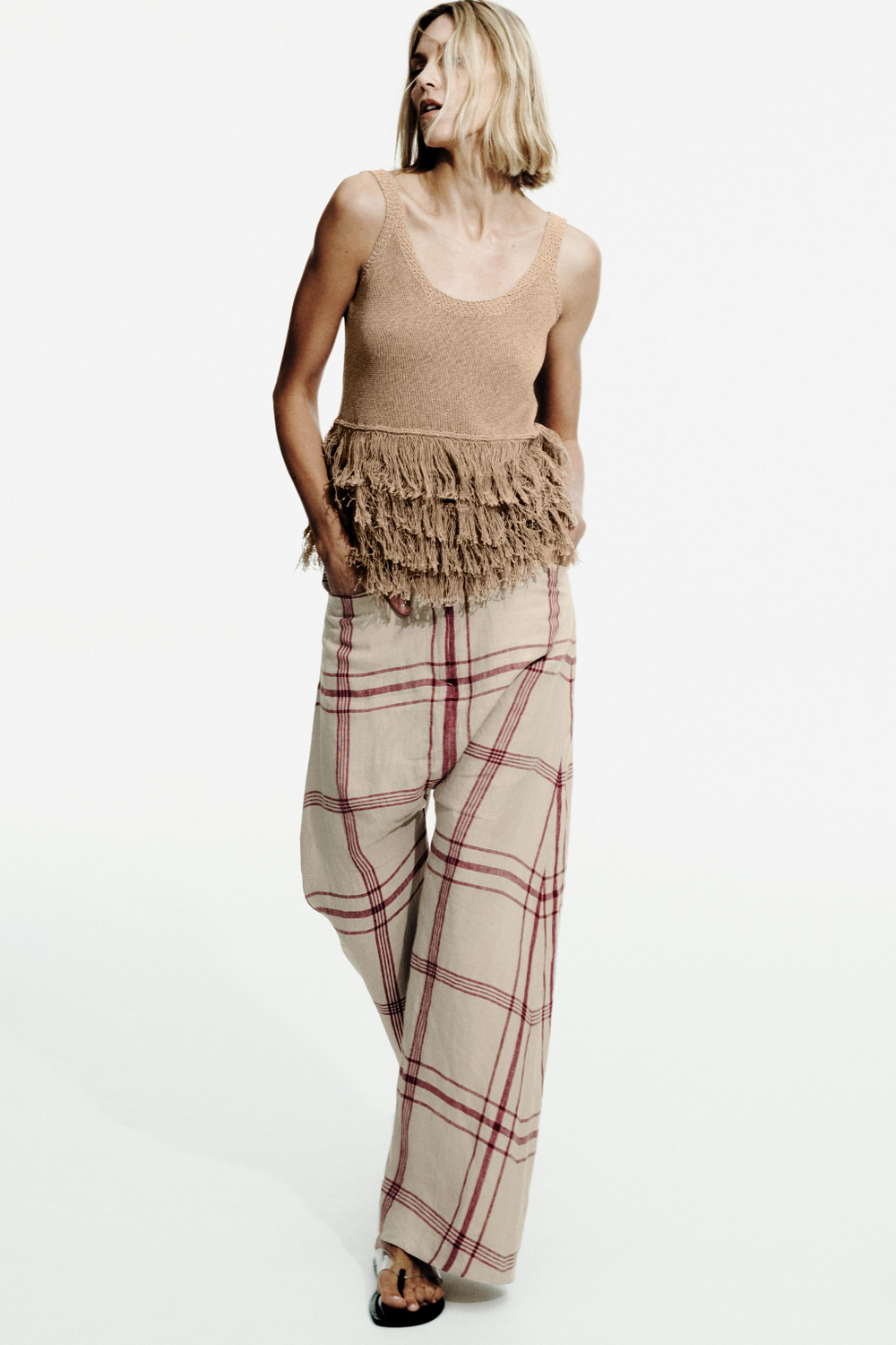 ZARA ТРИКОТАЖНЫЙ ТОП С БАХРОМОЙ, ЦВЕТ ПРЯЖИ