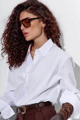 Свободная базовая рубашка из хлопка белого цвета