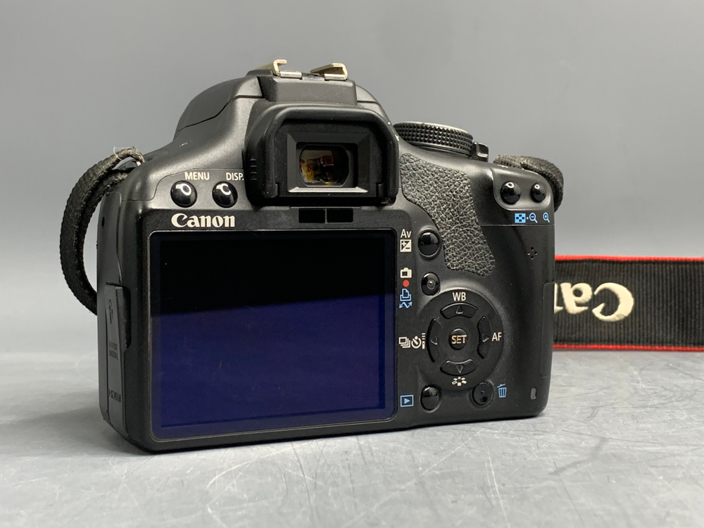 Canon EOS 500D kit 18-55mm 41.861 Кадров