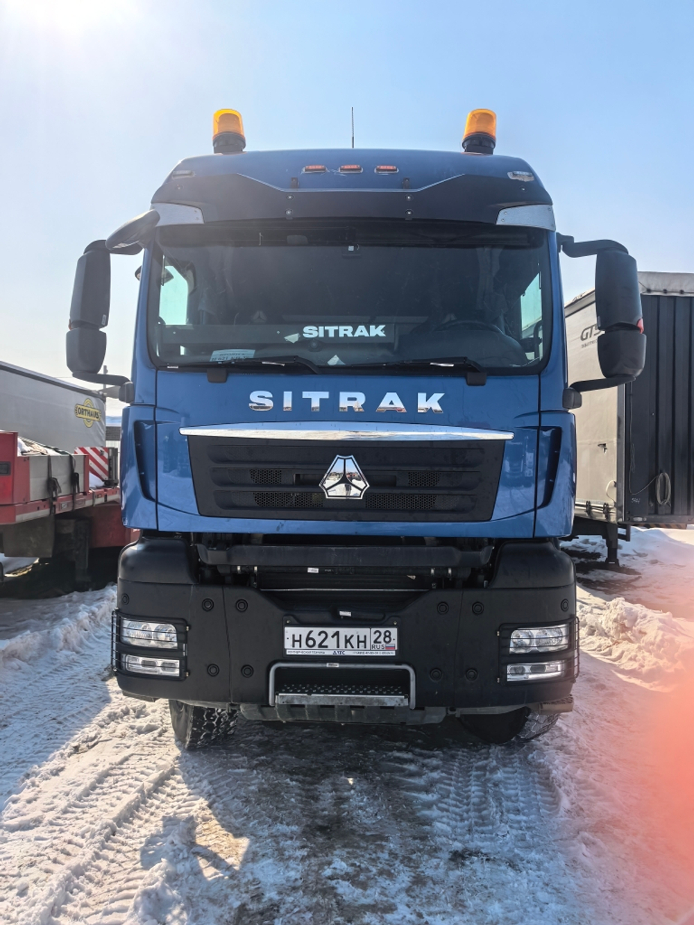 SITRAK C7H 6x6 Седельный тягач ZZ4406V395ME (Дизельный, 12,4 л, 540 л.с., МТ)