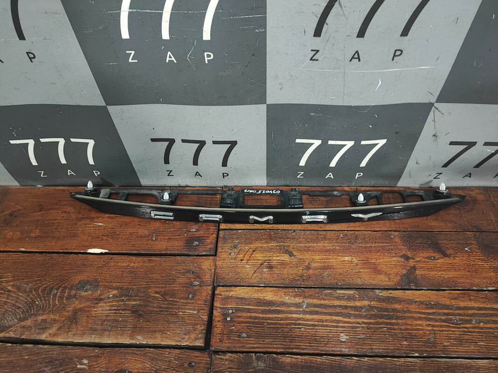 Накладка крышки багажника Toyota Camry (XV70) 17-нв Б/У Оригинал 7681133520