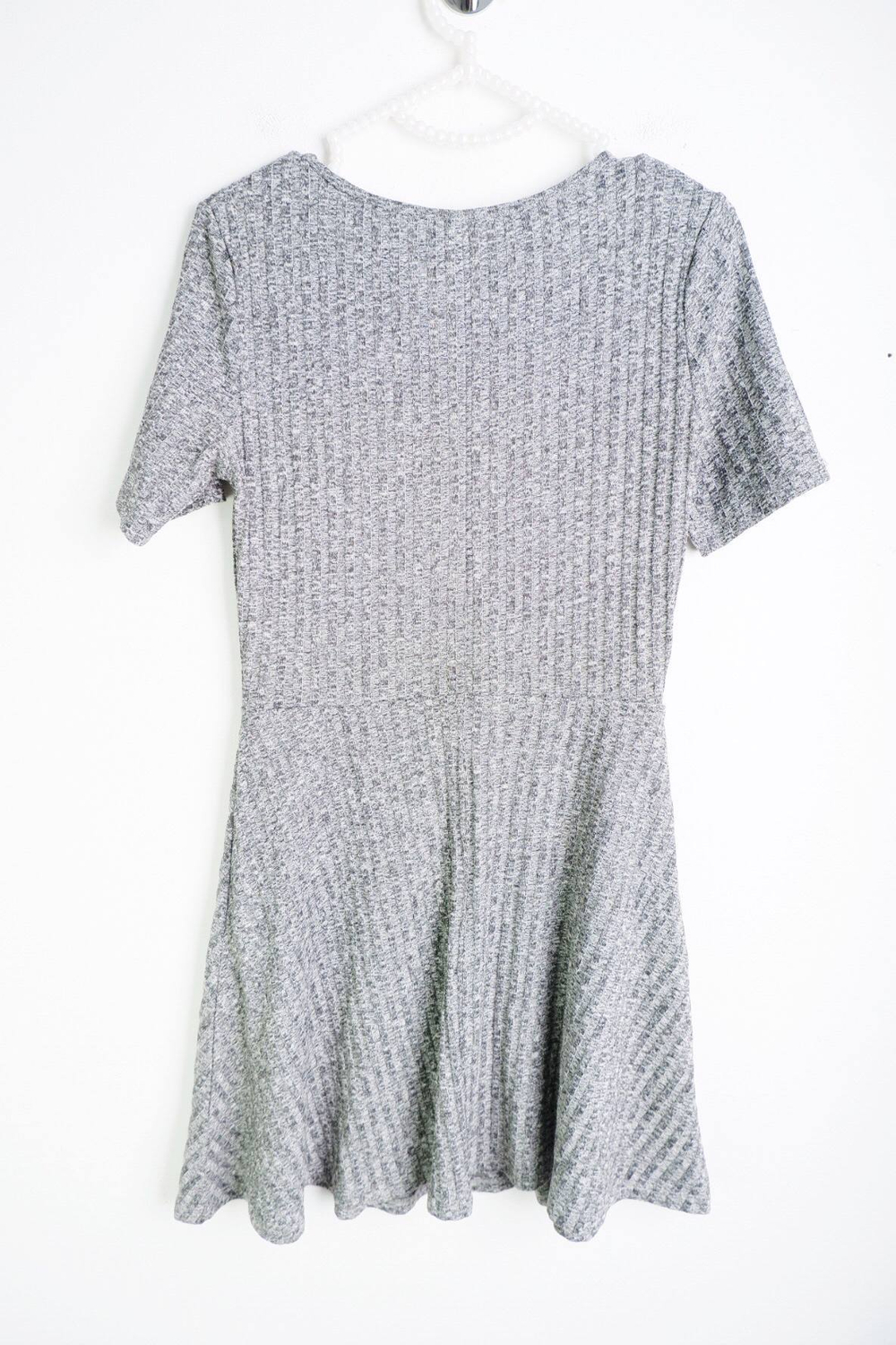 Платье H&M практичное, маркировка 36, визуально на 42 размер