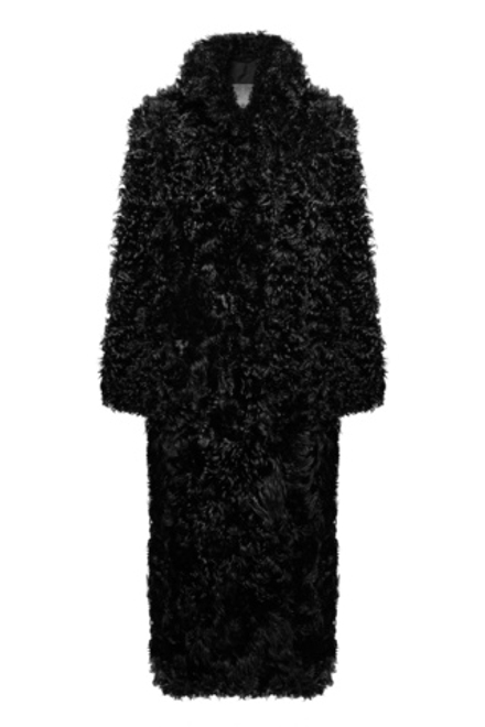 Длинная чёрная шуба