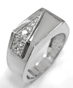 Ювелирное мужское кольцо из серебра с фианитами,размер 19