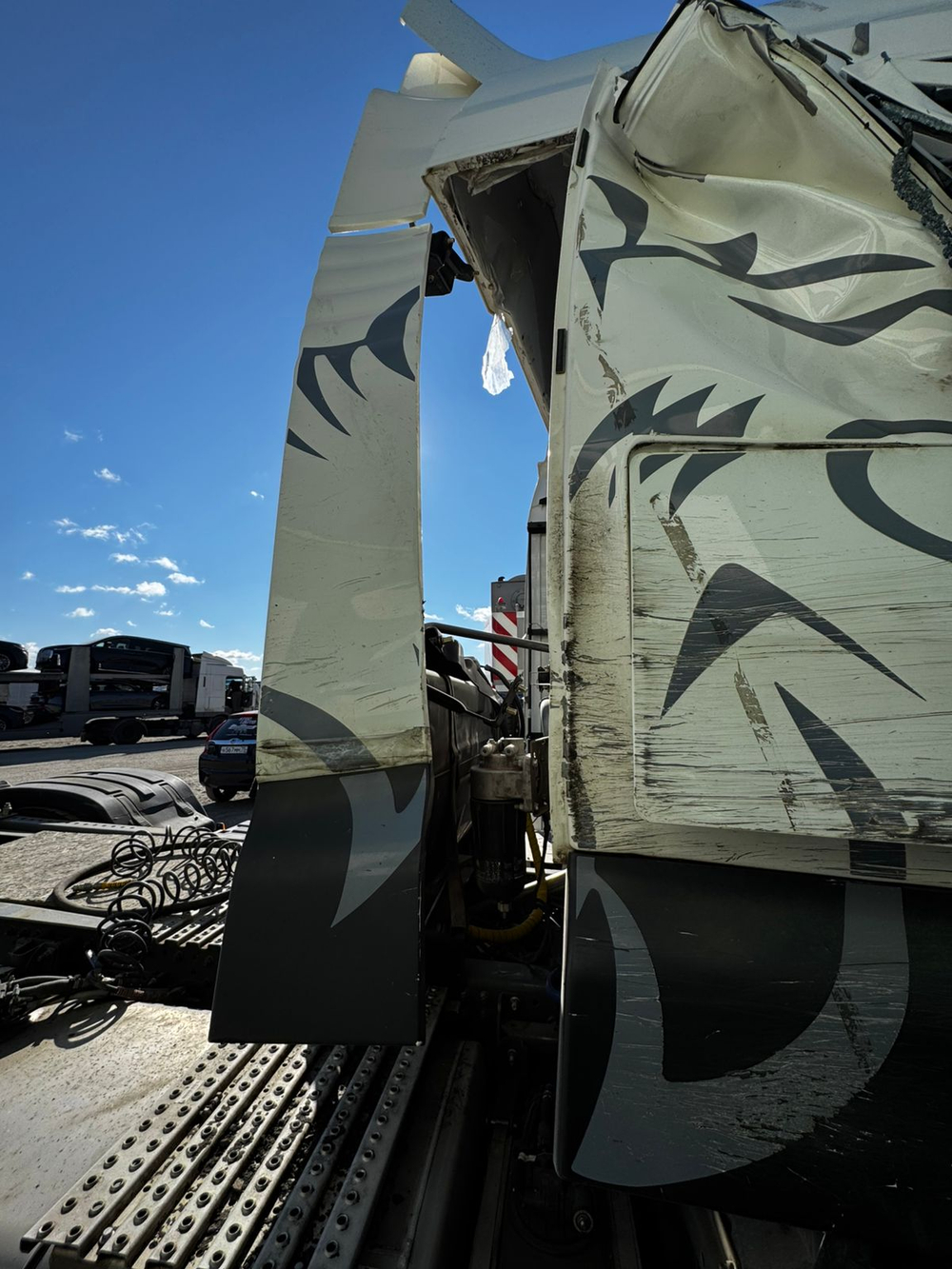 SITRAK C7H 6x4 Седельный тягач ZZ4256V364HE (Дизельный, 12,4 л, 540 л.с., МТ)