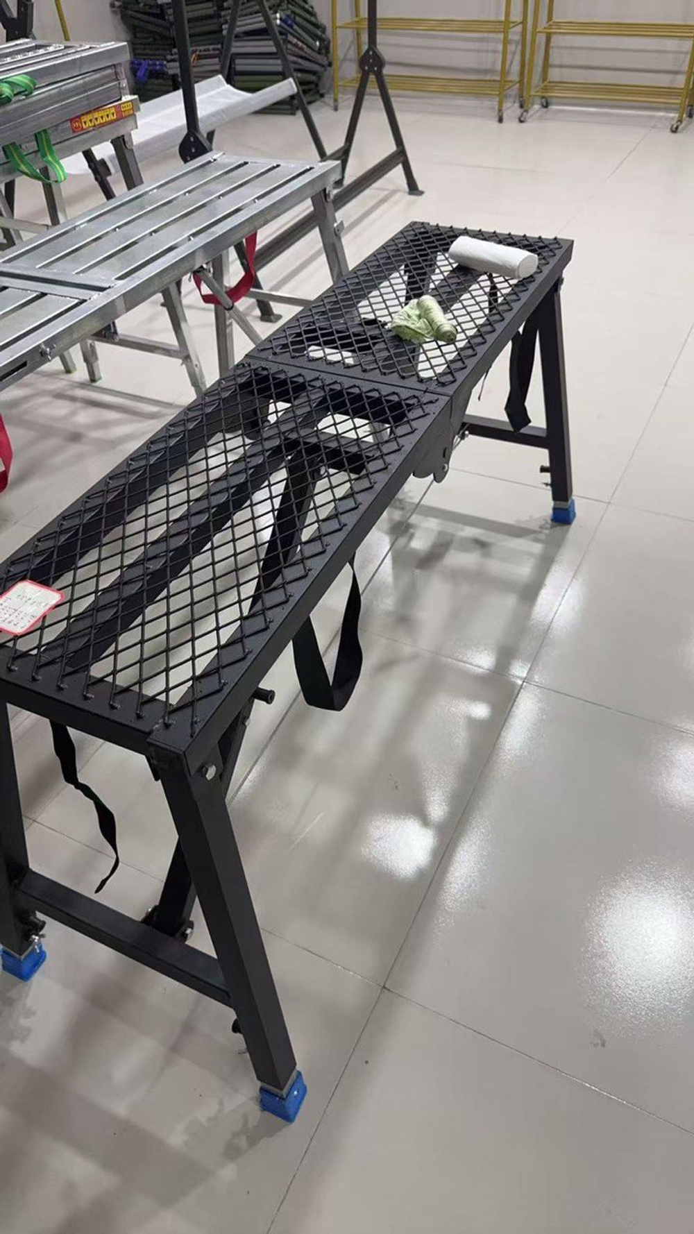 Складной металлический верстак-подмости (леса)