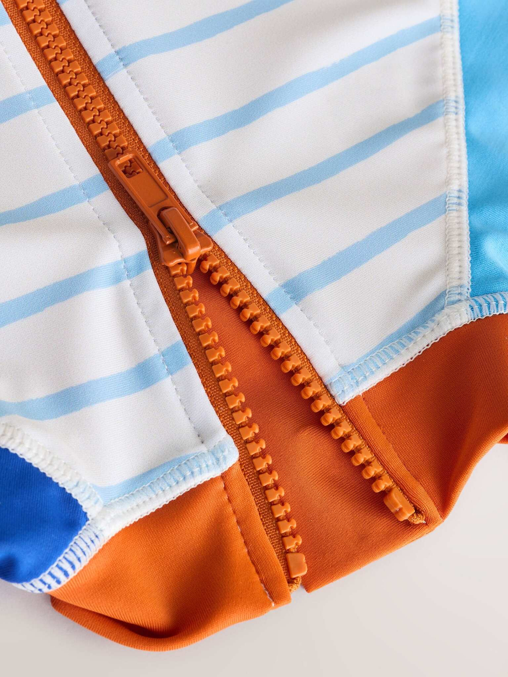 Костюм плавательный слитный для мальчика Next E91-833, Белый, Синий