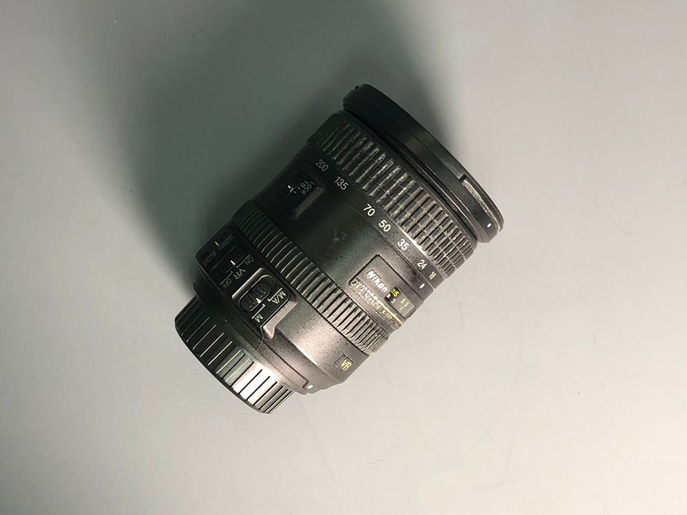 Nikon 18-200mm f/3.5-5.6G ED AF-S VR DX