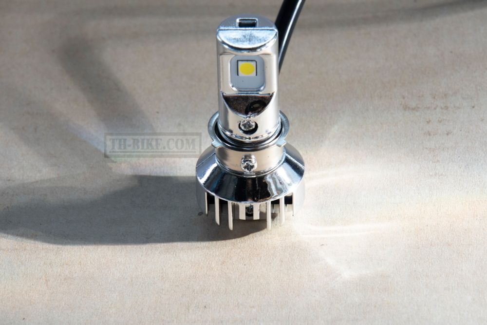 T19 LED bulb. Hi-Low beam. 40W, DC-AC 9-18V. Made in Thailand.