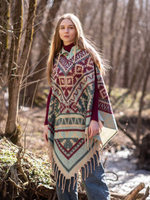 Пончо женское шерстяное с орнаментом