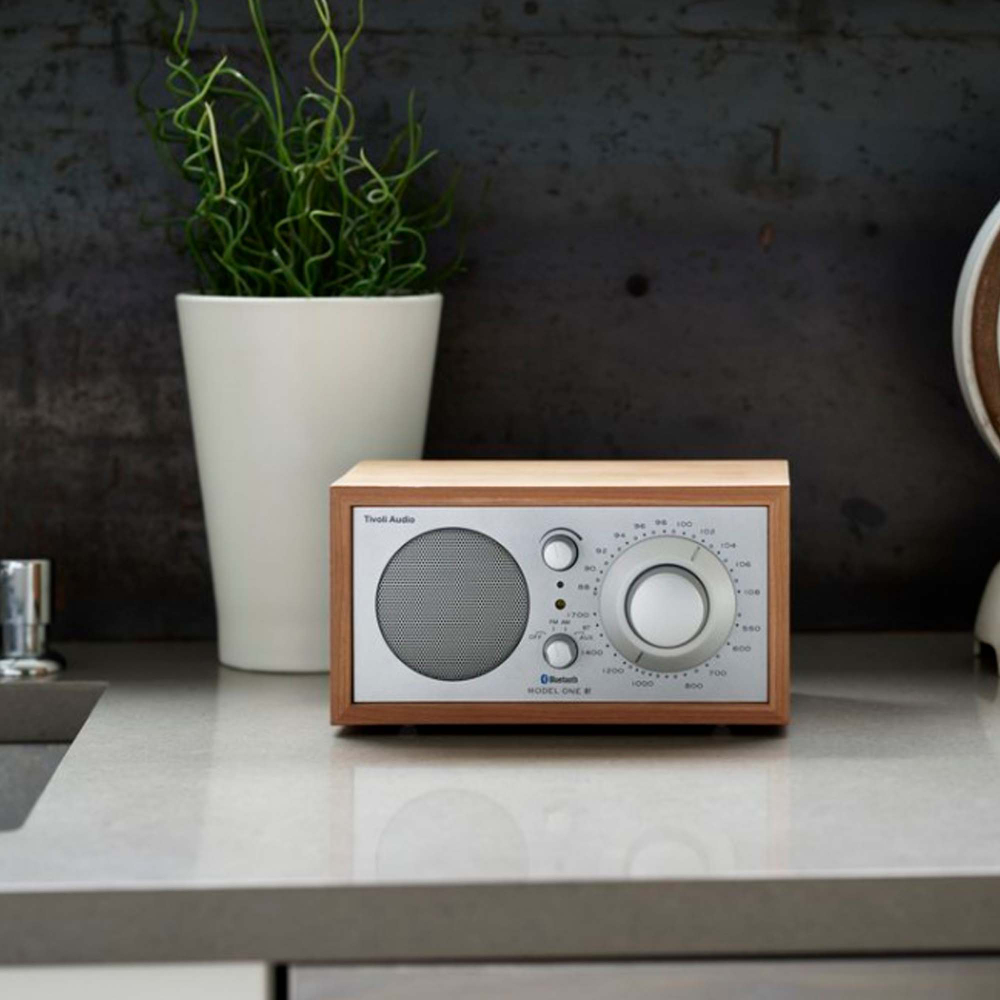 Tivoli Model One BT Серебро/Вишня [Silver/Cherry] — радиоприемник с Bluetooth