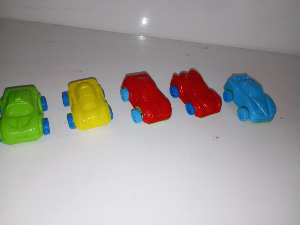 Машина пластик. гоночная 7*3,5*4 см. цвета в ассорт. б/уп.