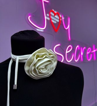 Цветок на шею Rose