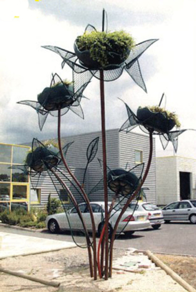 Цветочница Букет Крокусов с лепестками и листьями