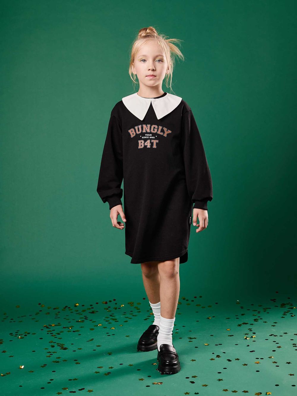 Платье с накладным воротником и печатью "Уголь"