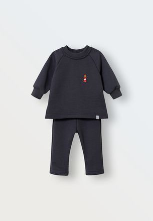 Худи, свитшоты и джоггеры