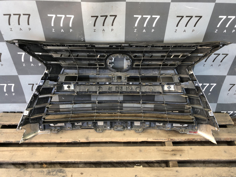Решетка радиатора Lexus LX 3 (LX 570) 15-21 Б/У Оригинал 5311160B30