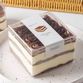 Квадратный пластиковый контейнер под макси трайфл 350 мл с крышкой