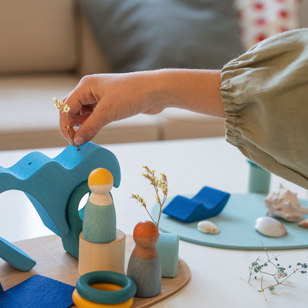 Деревянный сюжетный игровой набор "У воды"