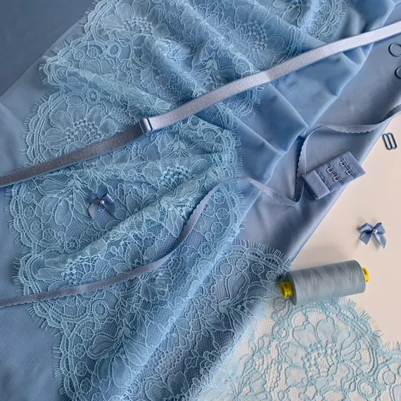 Кружево реснички голубые (21х140 см)