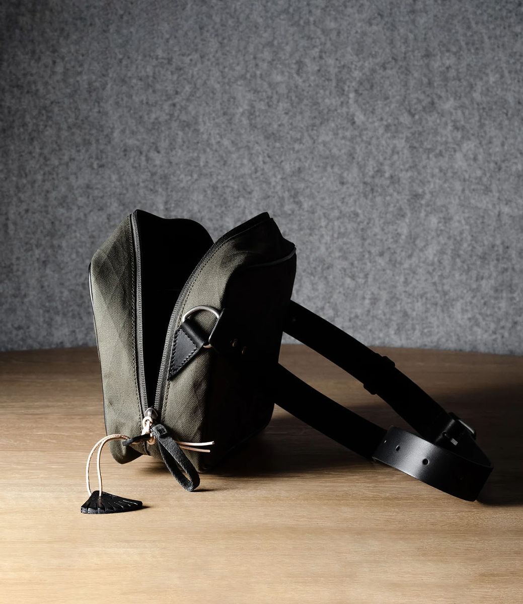 Hard Graft Regular Crossbody Bag Forest — наплечная сумка