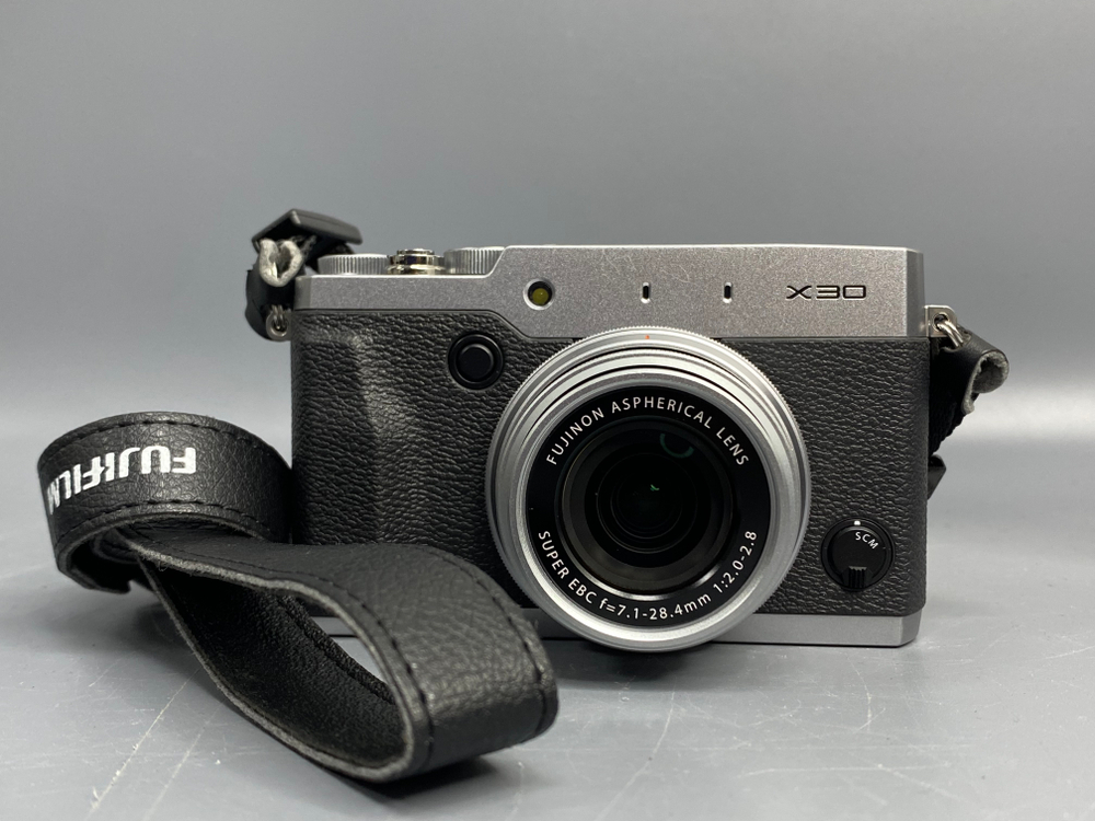 Fujifilm X30