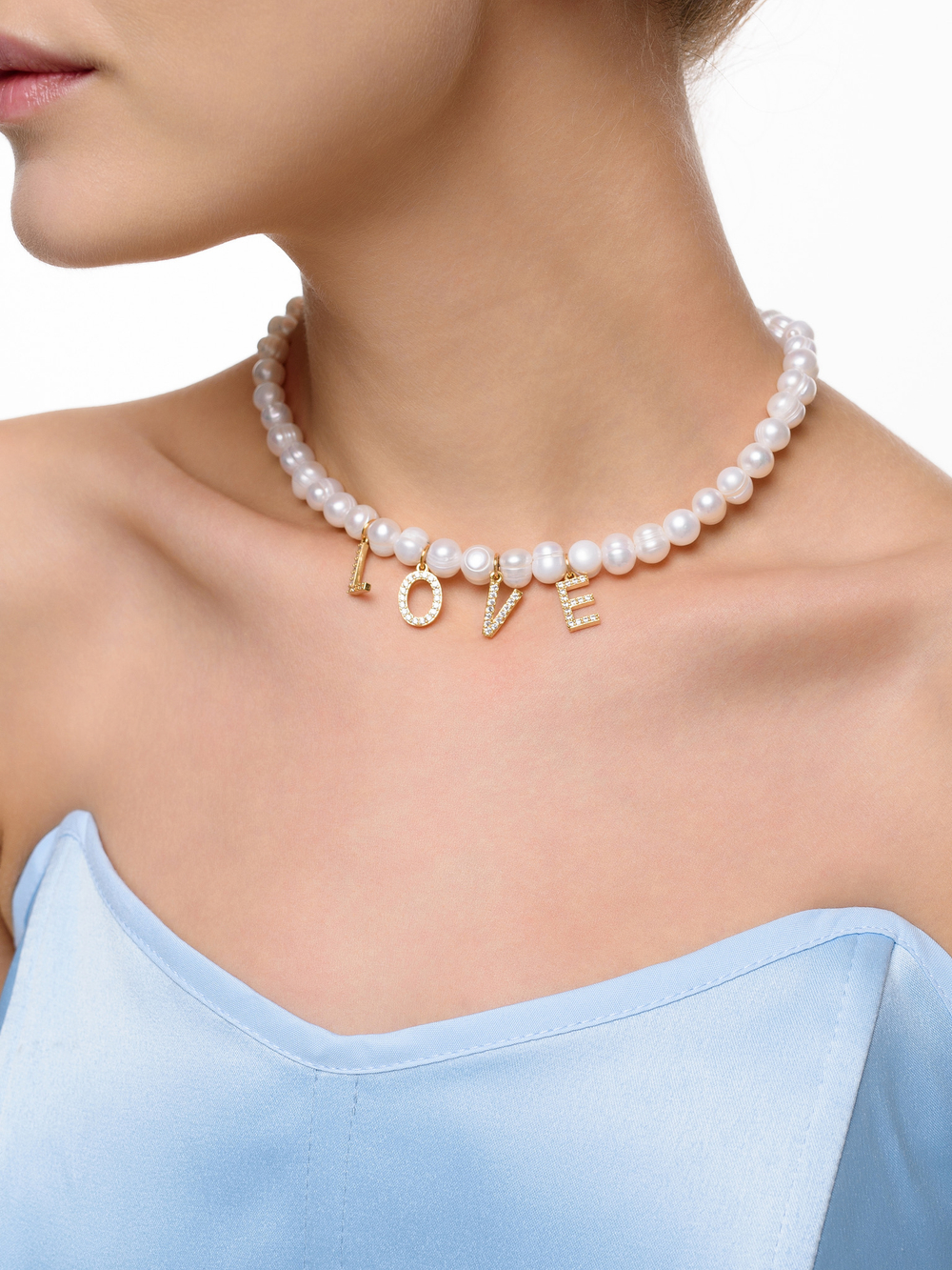 Колье с буквами "Love" из жемчуга Gold