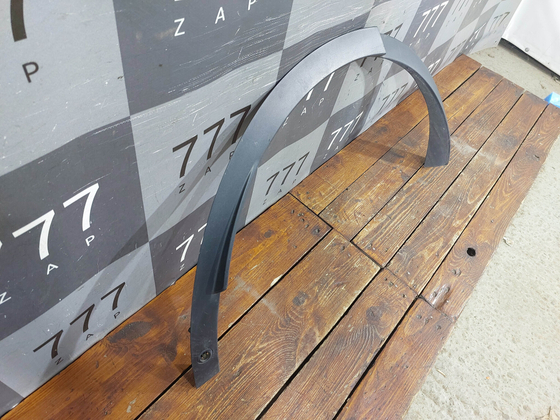 Накладка крыла заднего правого Jaguar E-Pace 17-нв Б/У Оригинал J9C3290E22B