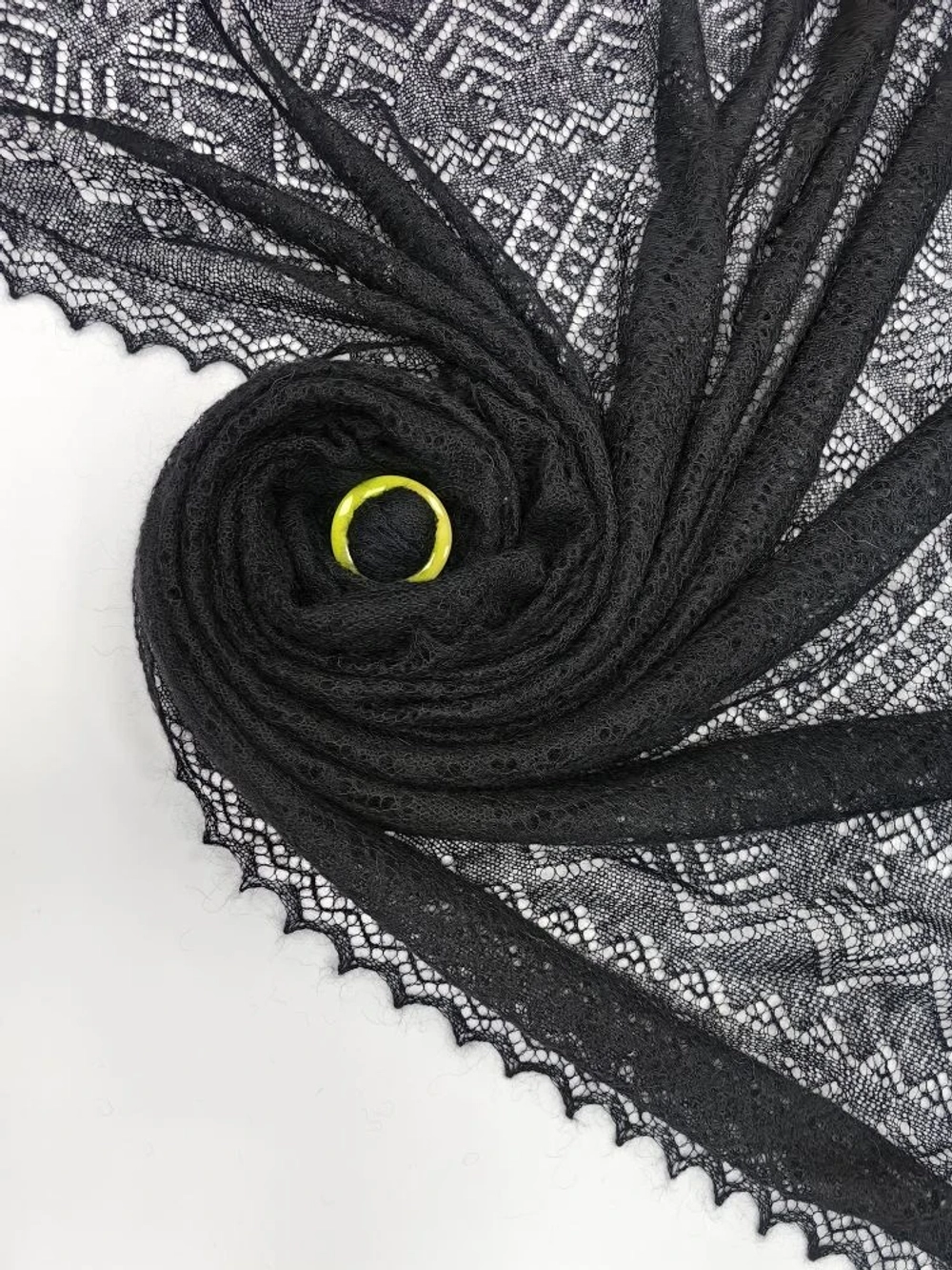 Оренбургский пуховый платок-паутинка А140-07 черный