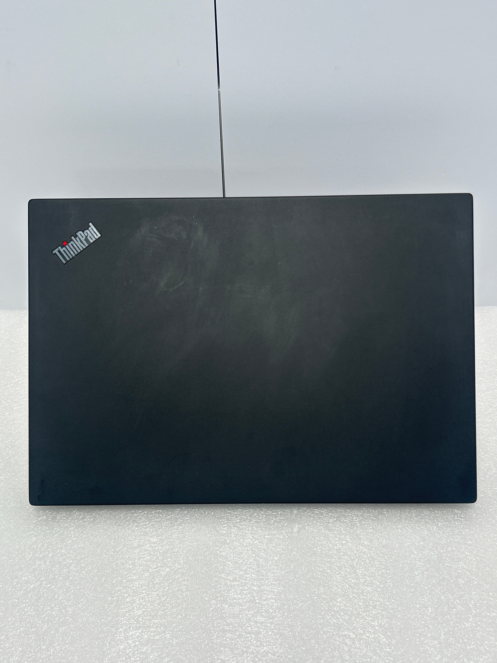 Ноутбук Lenovo T490 (20N2000BRT) 14"/Intel Core i5 8265U/RAM 8 GB/SSD 256 GB/Intel UHD Graphics 620/2560x1440/IPS/Windows 10/Подсветка кл-ры:LED/черный. Состояние: Уценка/большой след. на матрице от клавиатуры