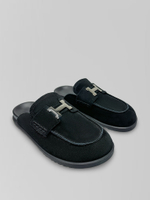 Мюли DL20 замшевые однотонные с металлической нашивкой