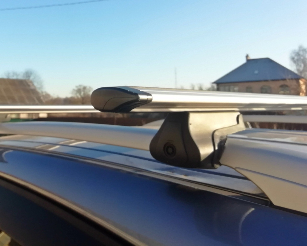 Багажник Дельта Партнер на рейлинги с крыловидной поперечиной 120 см.
