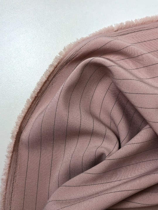 Костюмная принт полоска, пудра/черный VERSACE