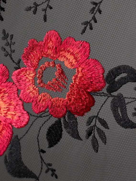 05-127 Вышивка на неэл. сетке 22 см, черный/оранжевый/красный (левая)