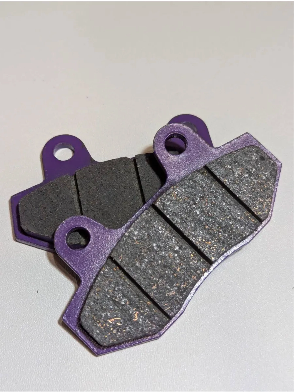 +- Дисковые тормозные колодки с керамическими накладками для электровелосипедов, эндуро и питбайков