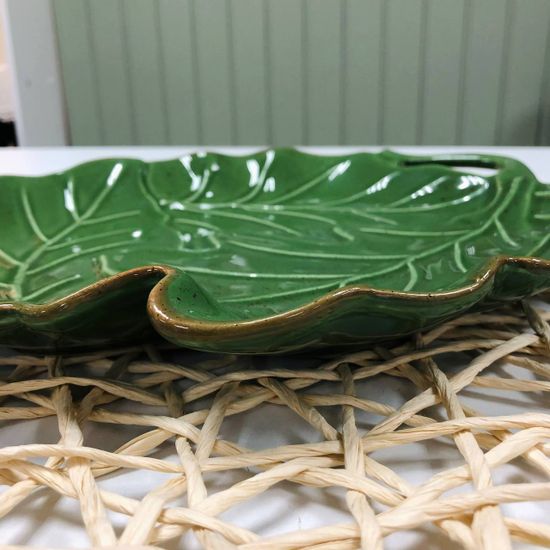 Блюдо сервировочное с ручками «Лист», 29×22,8×3,3 см