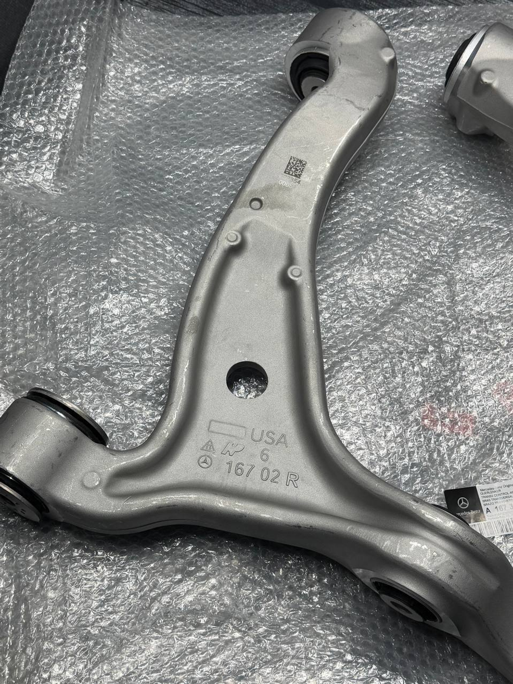 Рычаг передний поперечный Mercedes-Benz A1673300800