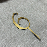 Свеча-топпер цифра «6» в золотом цвете