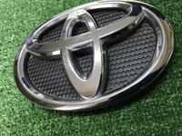 Эмблема передняя Toyota Land Cruiser 200 (15-21)