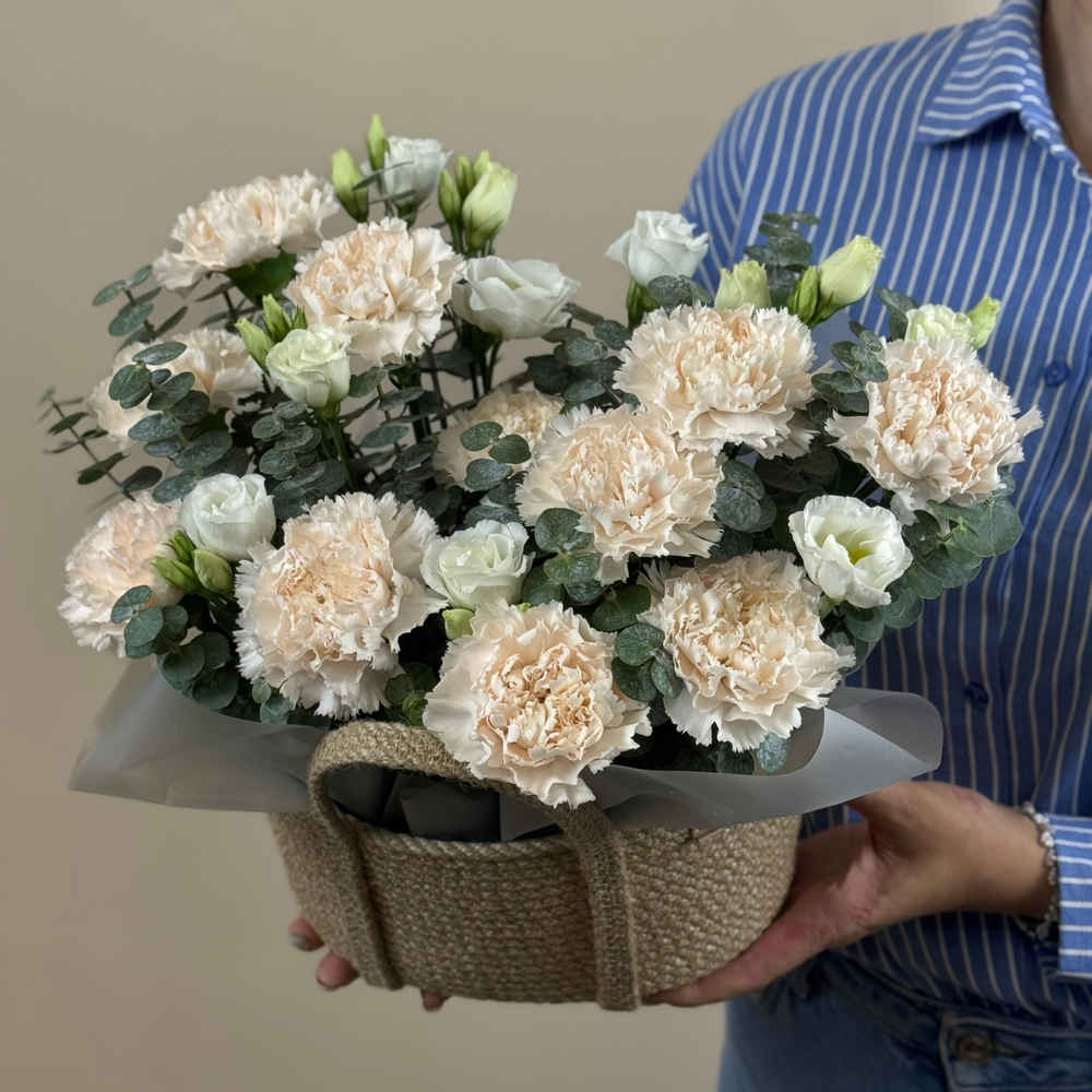 Композиция в лукошке «Цветочный брют»