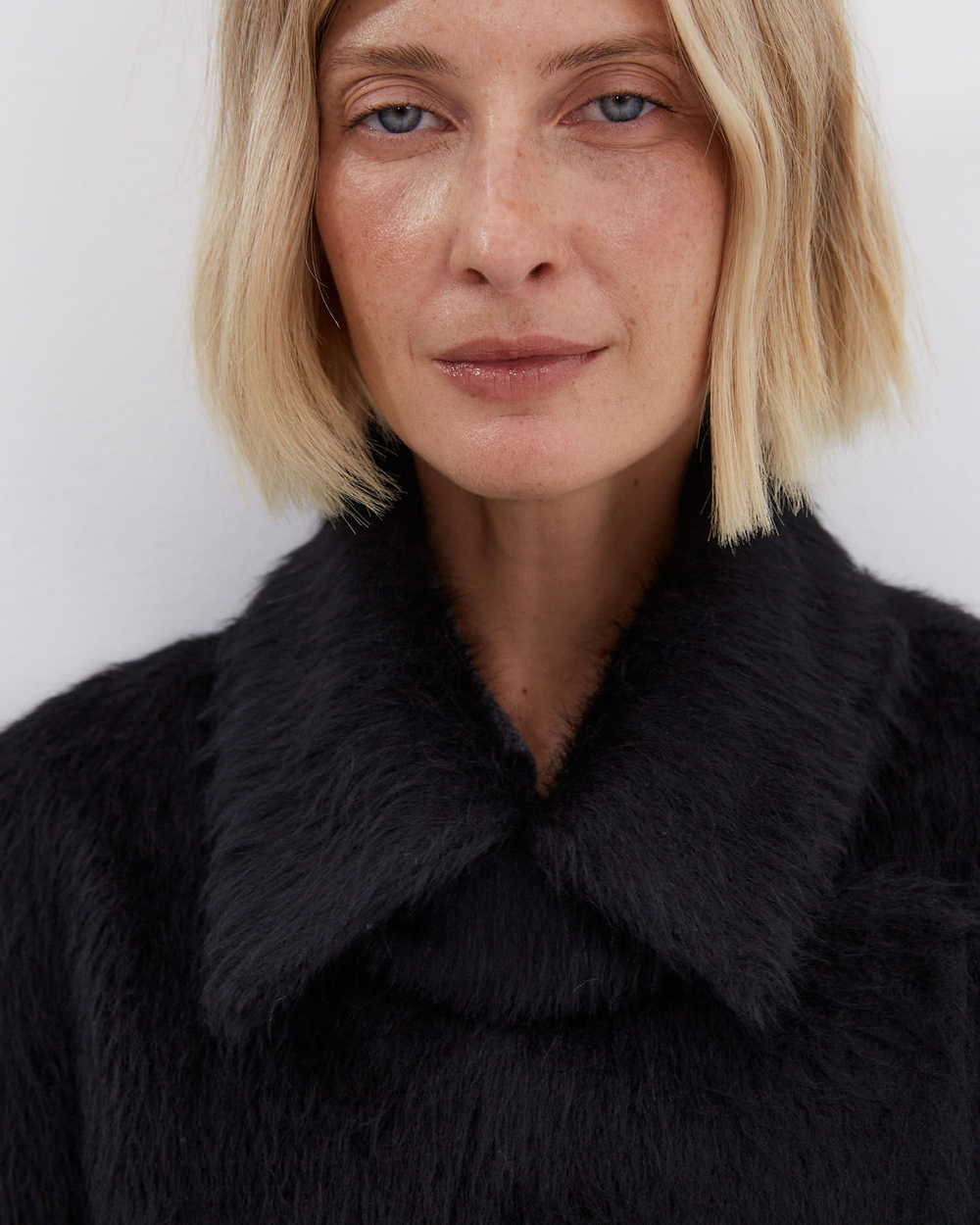 Пальто на поясе из альпака и шерсти черный