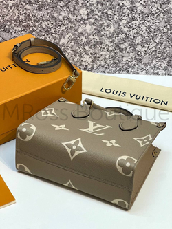 Коричневая сумка Louis Vuitton Onthego PM с узором монограм