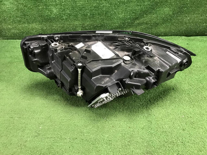 Фара правая BMW 3er G20 (2022-н.в.) LED (В сборе)